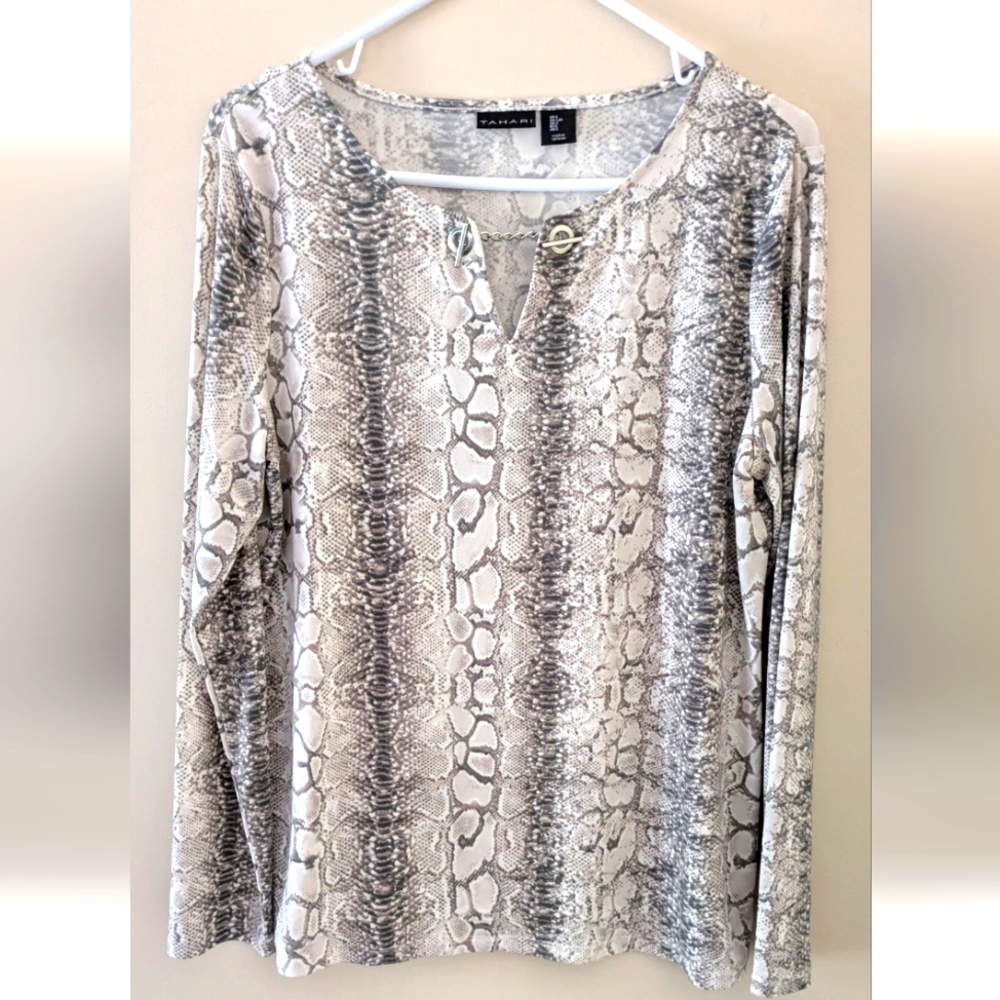 NWOT Tahari Beige and Gray Snake Print Long Sleeve Top ~ Sz L